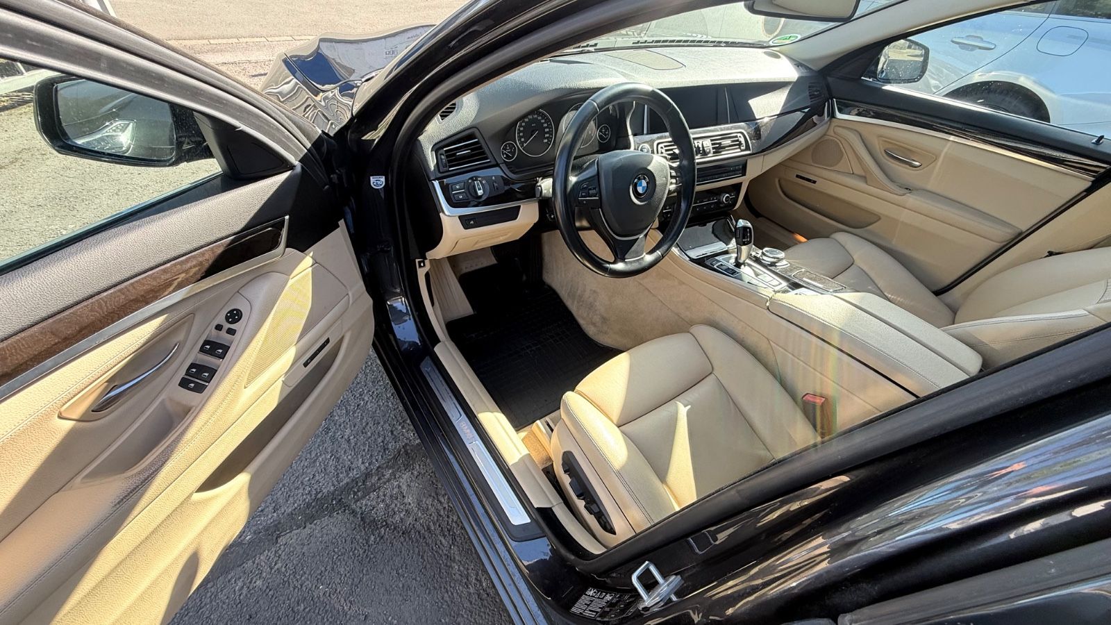 Fahrzeugabbildung BMW Luxury Touring 530 d xDrive