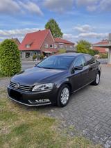 Volkswagen VW Passat 2013 Limousine - Volkswagen Passat aus 2012 mit Diesel-Antrieb: Limousine