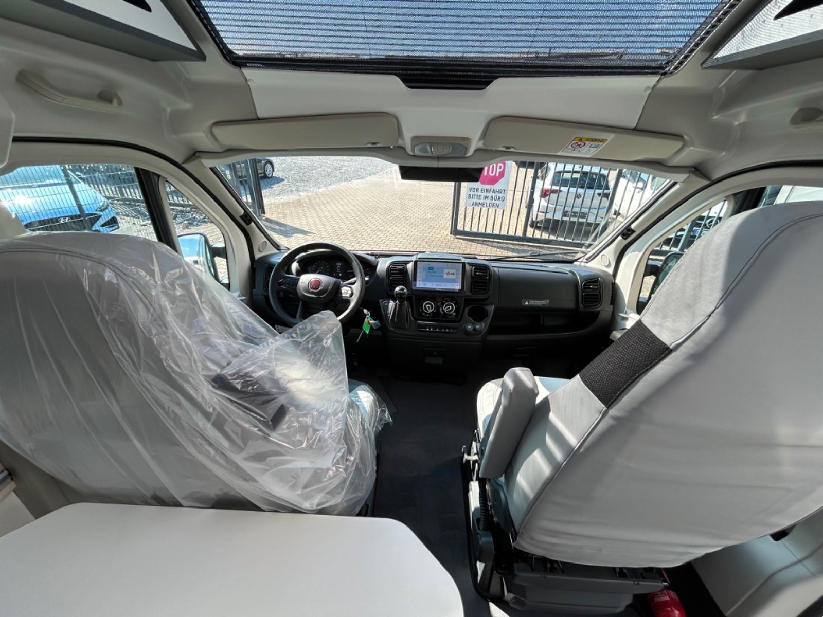 Fahrzeugabbildung Mooveo VAN 63 EB Prestige Autom. Solar Markise Combi 4D