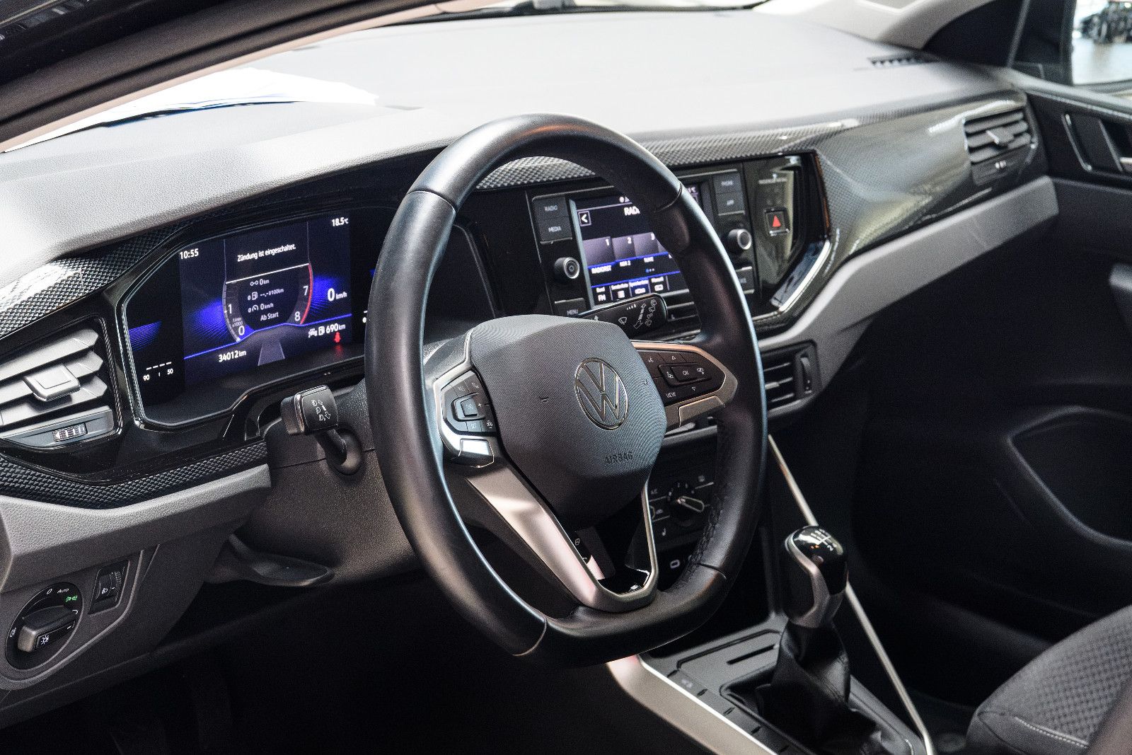 Fahrzeugabbildung Volkswagen Polo VI Life +Sitzheizung  +Allwetter