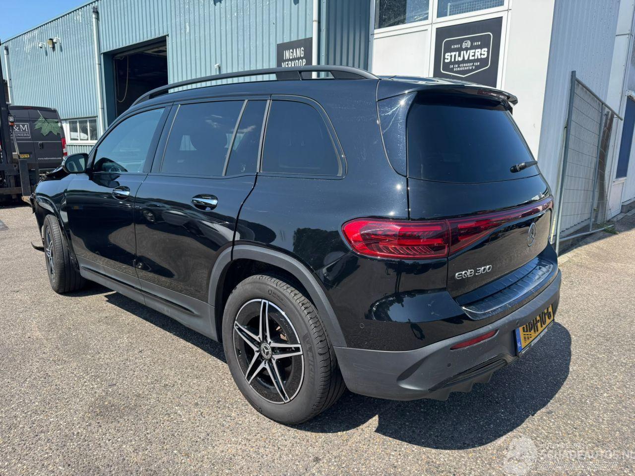Mercedes-Benz EQB 300 4MATIC AMG Line 67 kWh