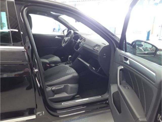 Tiguan 2.0TDI DSG R-Line Standhzg/AHK/HUD/Kamera