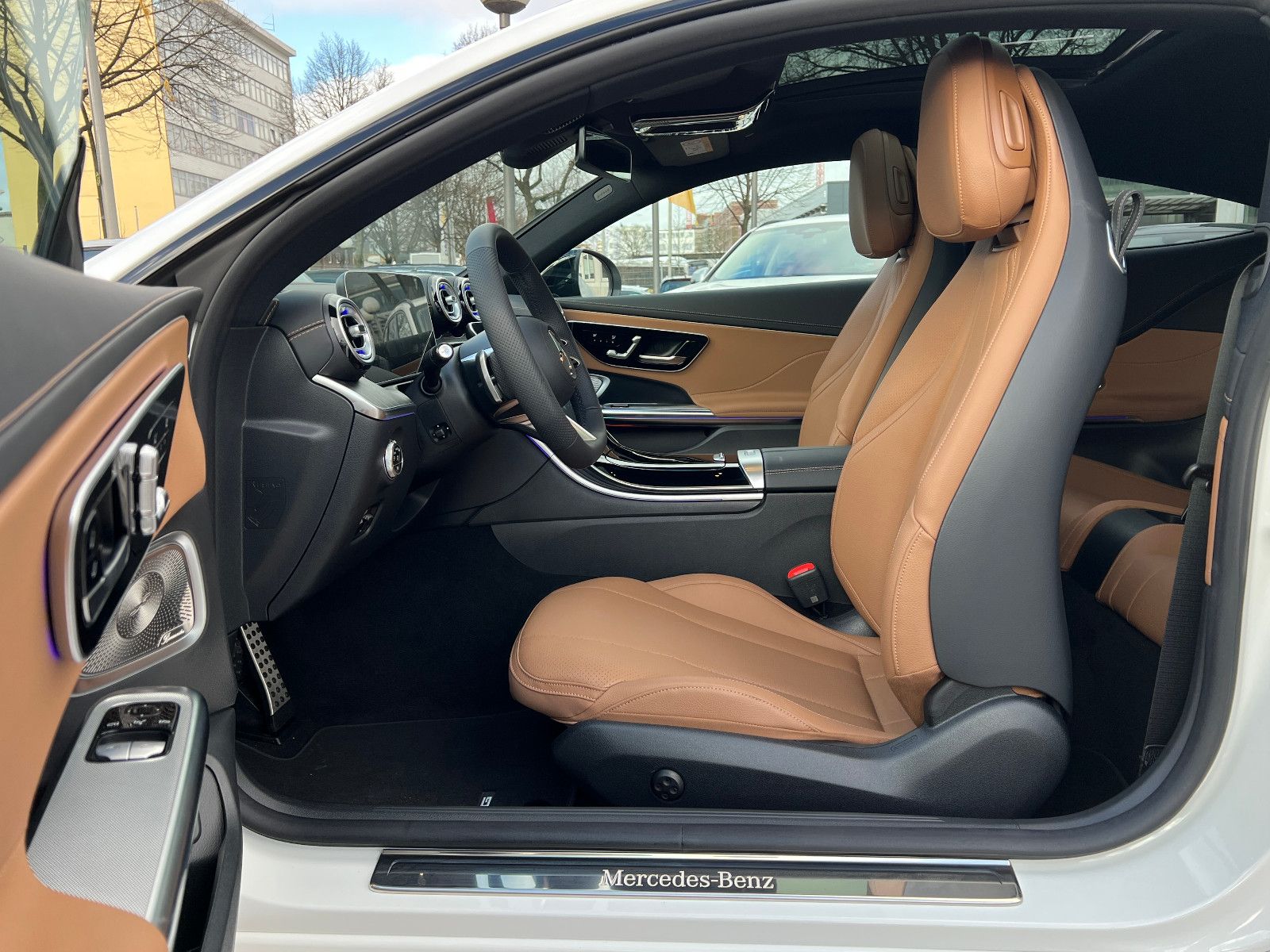 Fahrzeugabbildung Mercedes-Benz CLE 200 AMG LINE PREMIUM PANORAMA SITZKLIMA