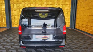 Mercedes V 220 - 6