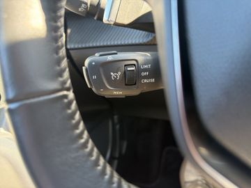 Peugeot 2008 1.2 PureTech 130 Allure KAMERALEDSHZG