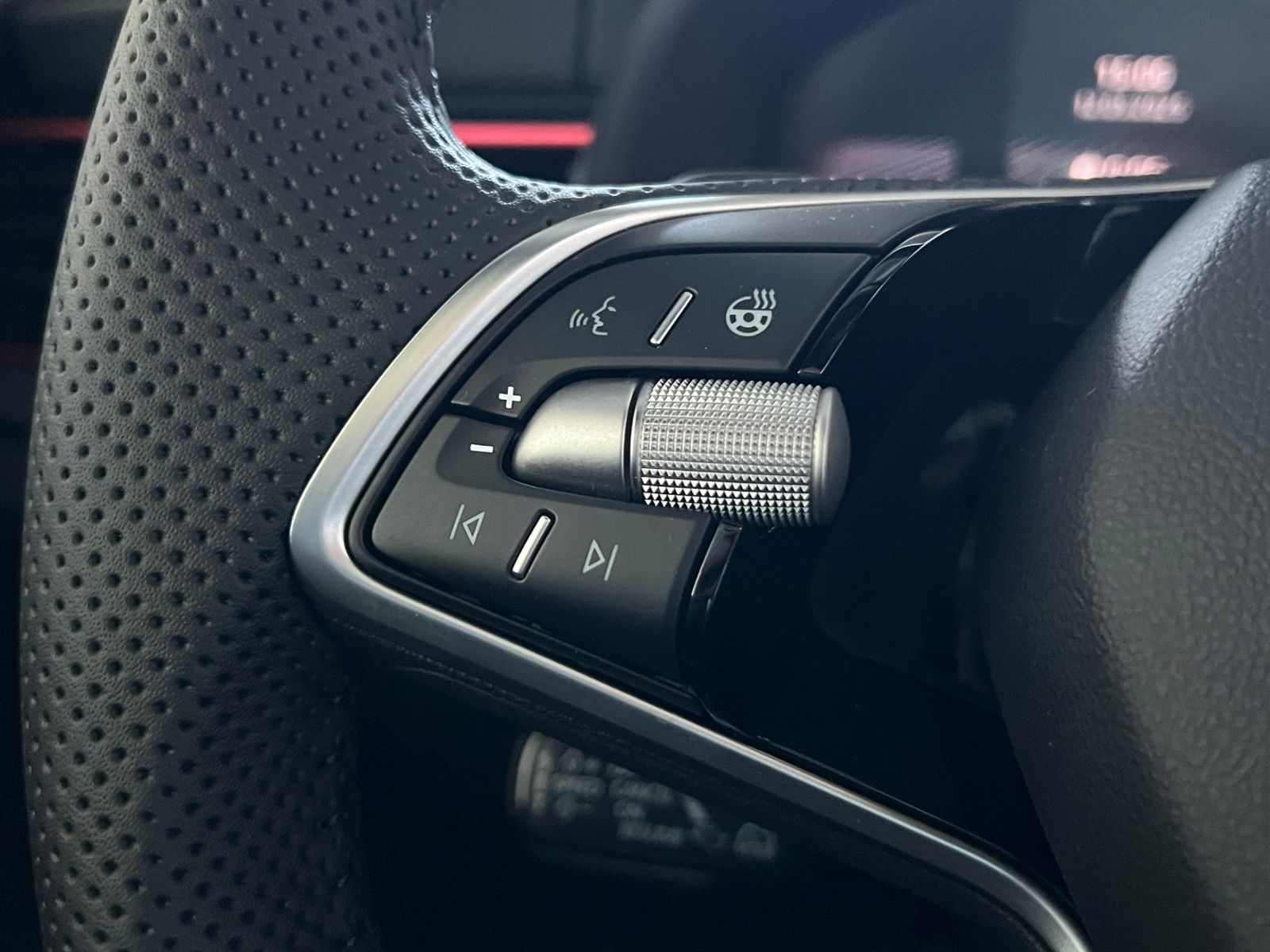 Fahrzeugabbildung SKODA Kamiq Monte Carlo 1.5 TSI DSG *AHK, Matrix-LED*