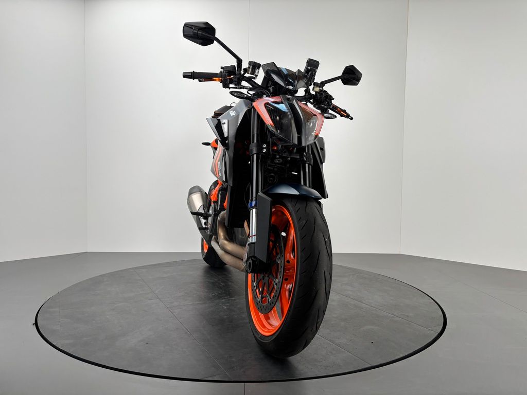 Fahrzeugabbildung KTM 1290 SUPER DUKE R EVO *TECHPACK *AKRA *POWERPART
