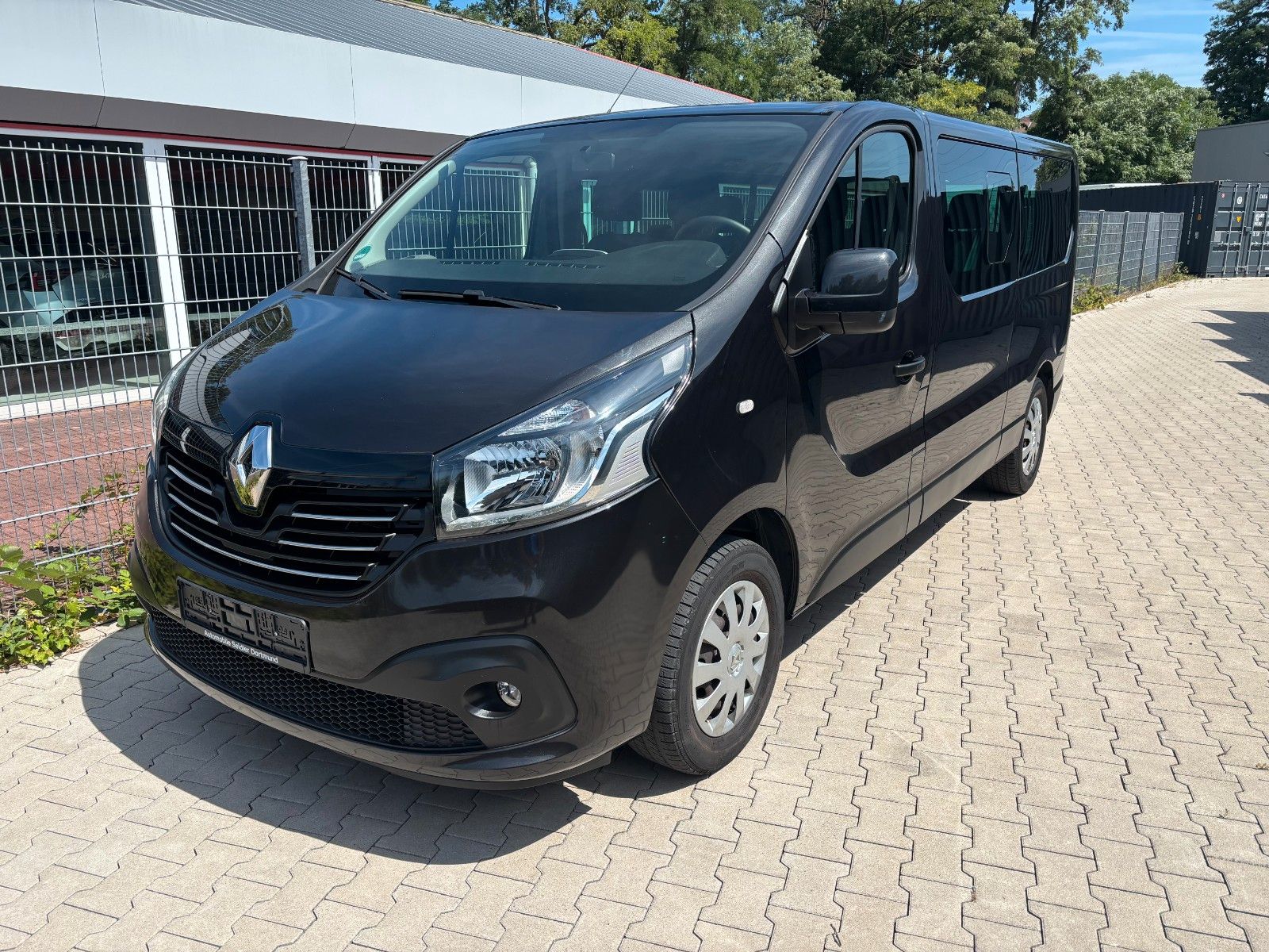 Renault Trafic - 1