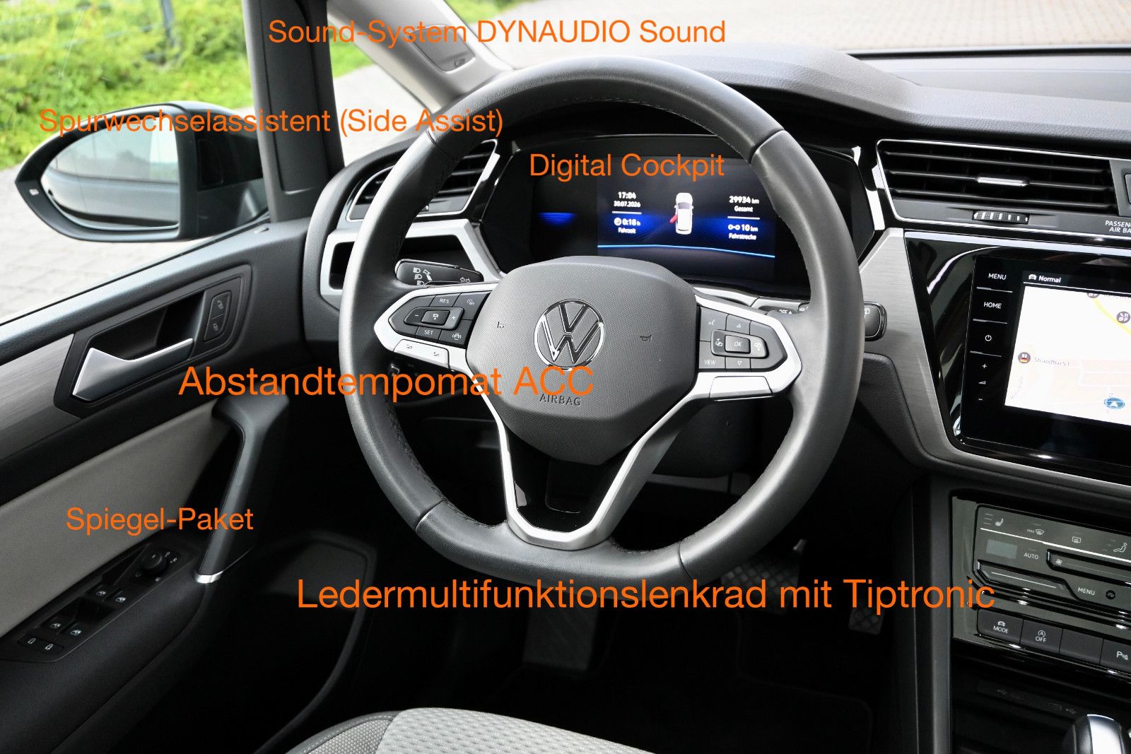 Fahrzeugabbildung Volkswagen Touran 1.5 TSI DSG °ACC°AHK°PANO°STHEIZ°DYNAUDI°