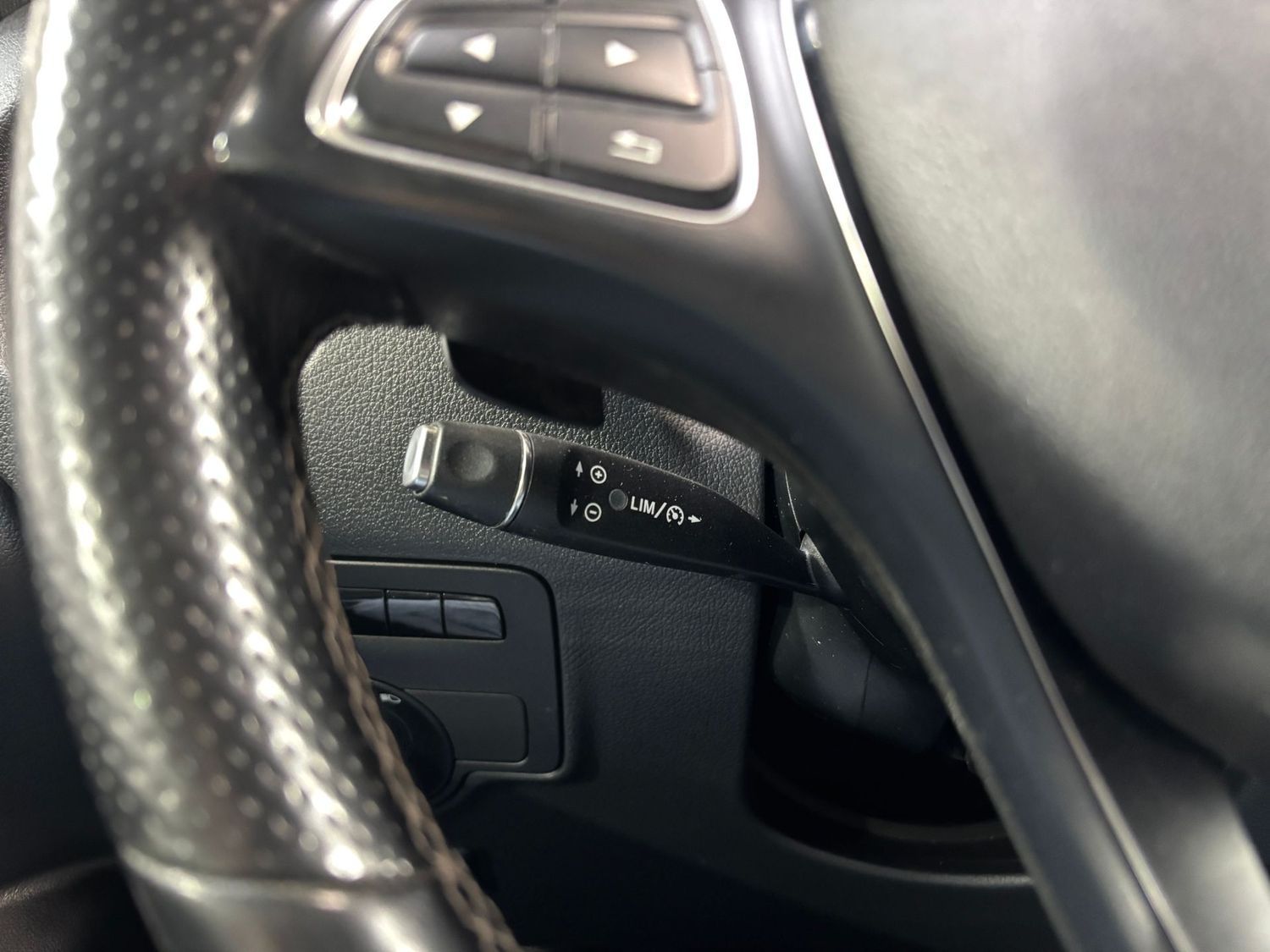 Fahrzeugabbildung Mercedes-Benz Vito Tourer 119 CDI Pro 4MATIC lang#LED#Kamera