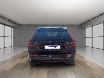 Volvo XC60 Plus Black Edition Recharge Plug-In Hybrid 