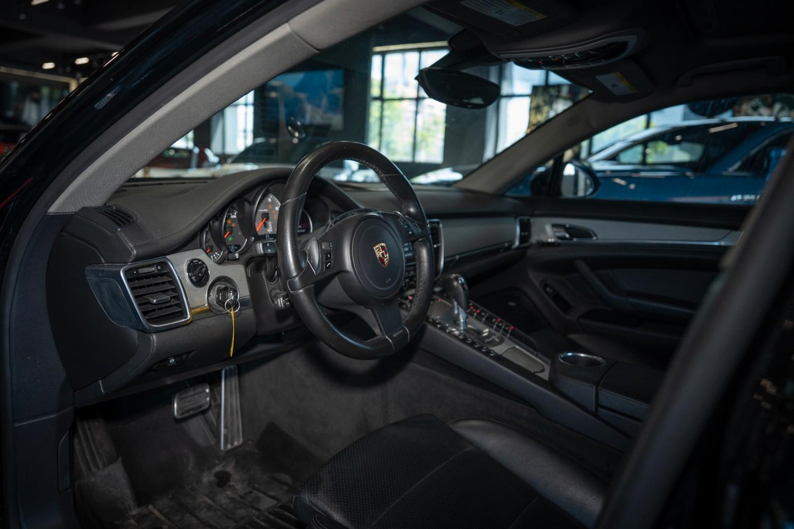 Porsche Panamera 4S 4.8 V8 | 400 ch | BVA | Cuir électrique à mémoire | Sièges chauffants avant/arrière | Toit ouvrant | Caméra de recul | Bi-xénon