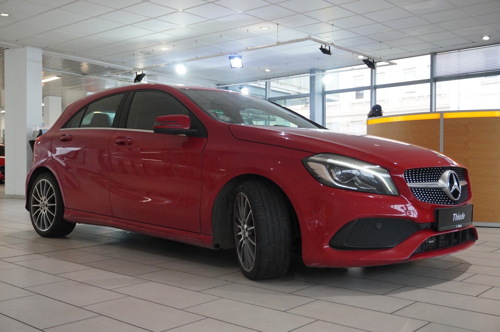 Fahrzeugabbildung Mercedes-Benz A 200 LIM. AMG LINE NAVI/LED/KAMERA/SPORT/SH/AHK
