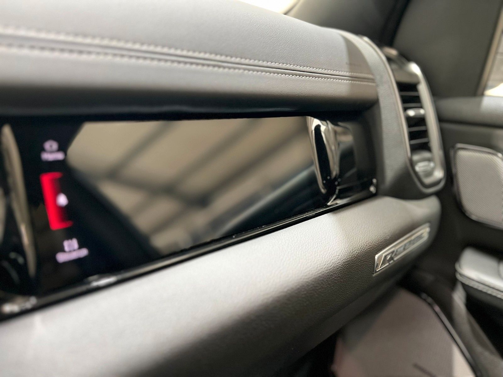 Fahrzeugabbildung Dodge RAM 1500 Rebel Night Premium*LUFT,HUD,PANO,360°*