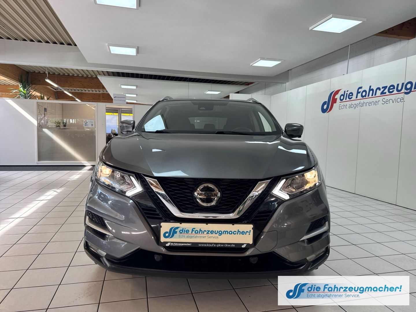 Fahrzeugabbildung Nissan Qashqai Zama Panorama Navi 360 Kamera Mehrzonenk