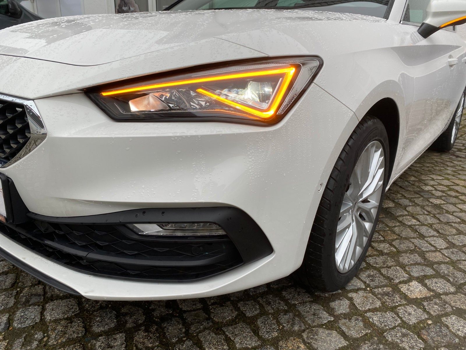 Fahrzeugabbildung SEAT Leon Xcellence 1,5 TSI *LED Winterpak.*FulL-Link