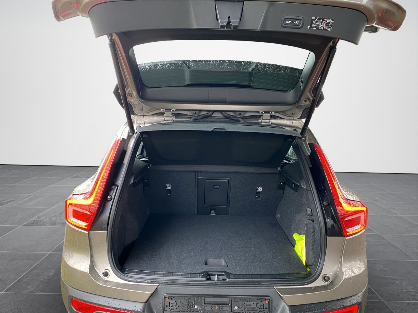 Volvo XC40 Momentum Pro WiPa LED RFK DAB StHzg foto 15