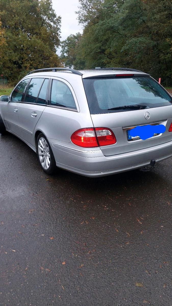 Mercedes-Benz E320 2004 — photo 9