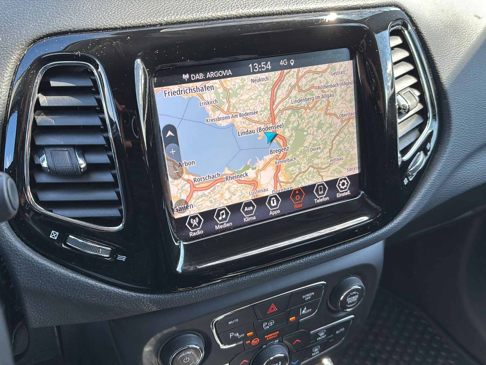 Fahrzeugabbildung Jeep Compass Limited FWD