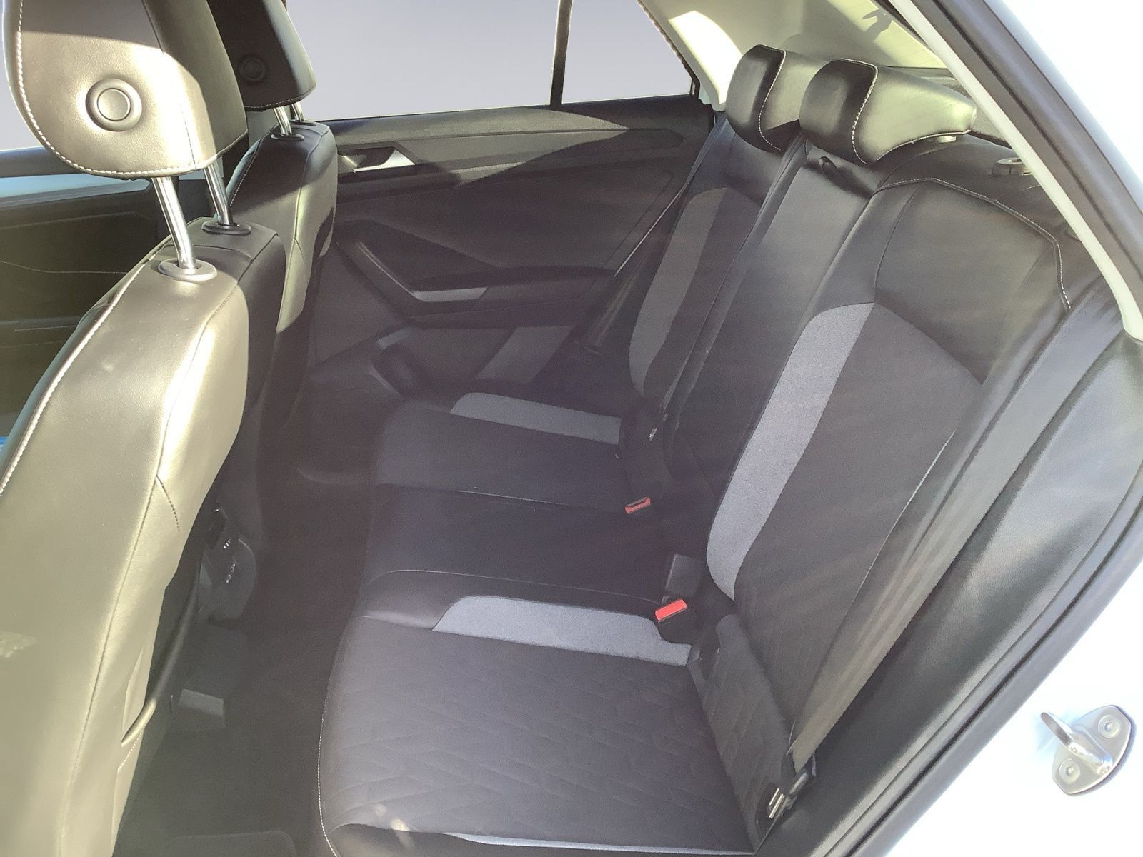 Volkswagen T-Roc - Bild 13