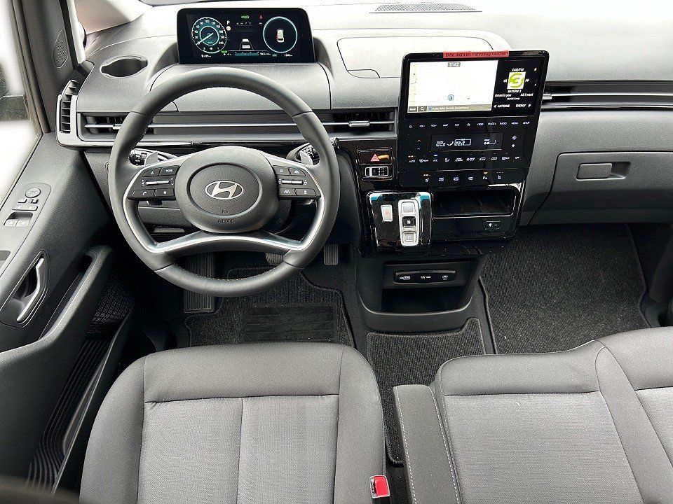 Fahrzeugabbildung Hyundai STARIA HYBRID 9SITZER 6AT TREND 18ZOLL PARK+EA-P