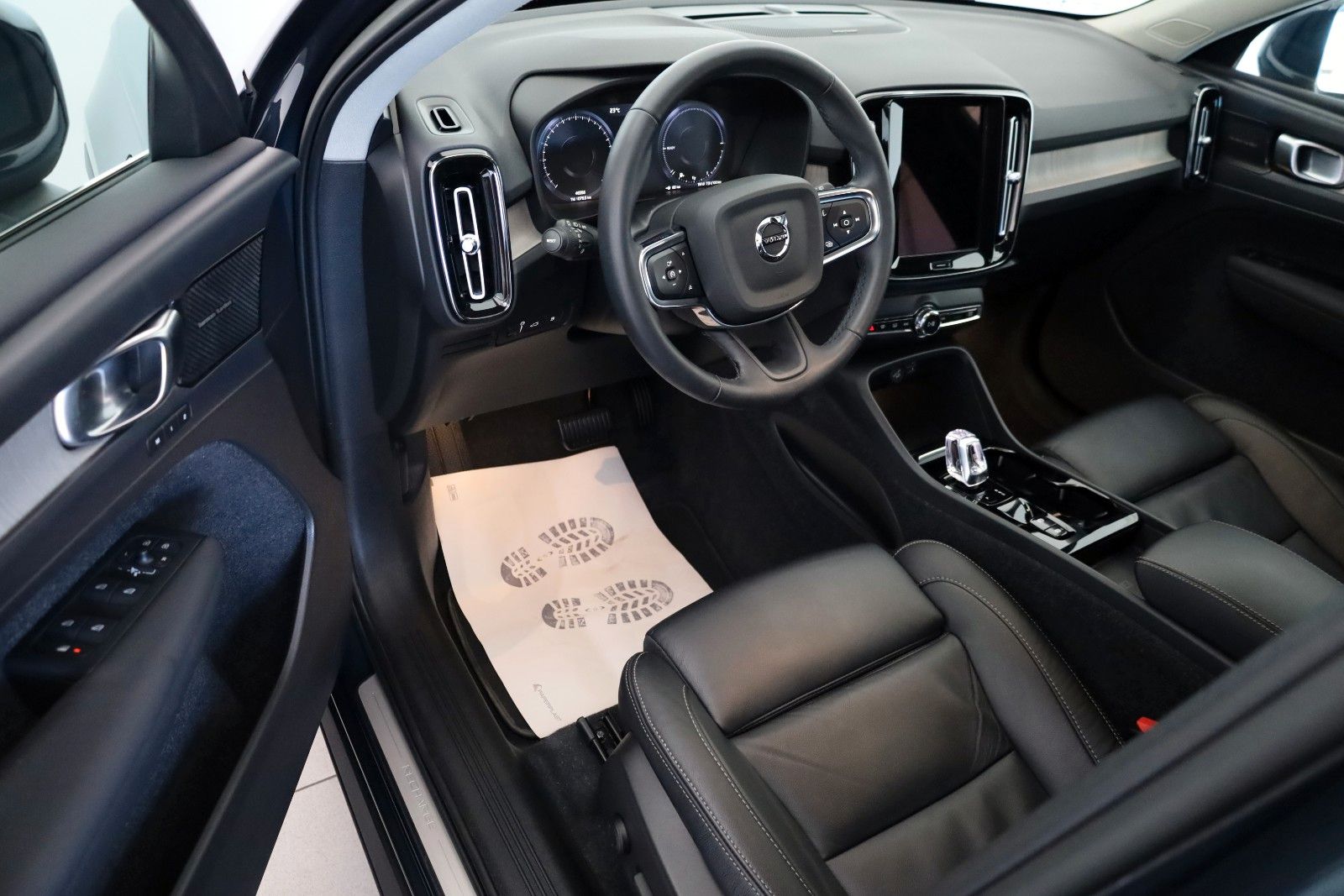 Fahrzeugabbildung Volvo XC40 Inscription T4,Leder,Navi,LED,SH,Kamera,H&K