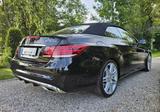Mercedes-Benz E 320 Cabriolet schwarz-schwarz - Mercedes-Benz E 320 mit Benzin-Antrieb: Automatik