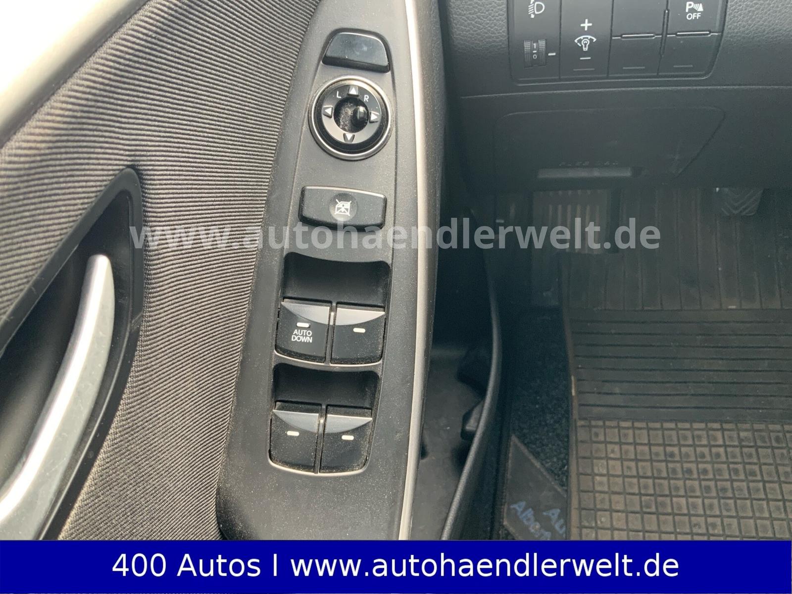 Hyundai i30 2015 — photo 16