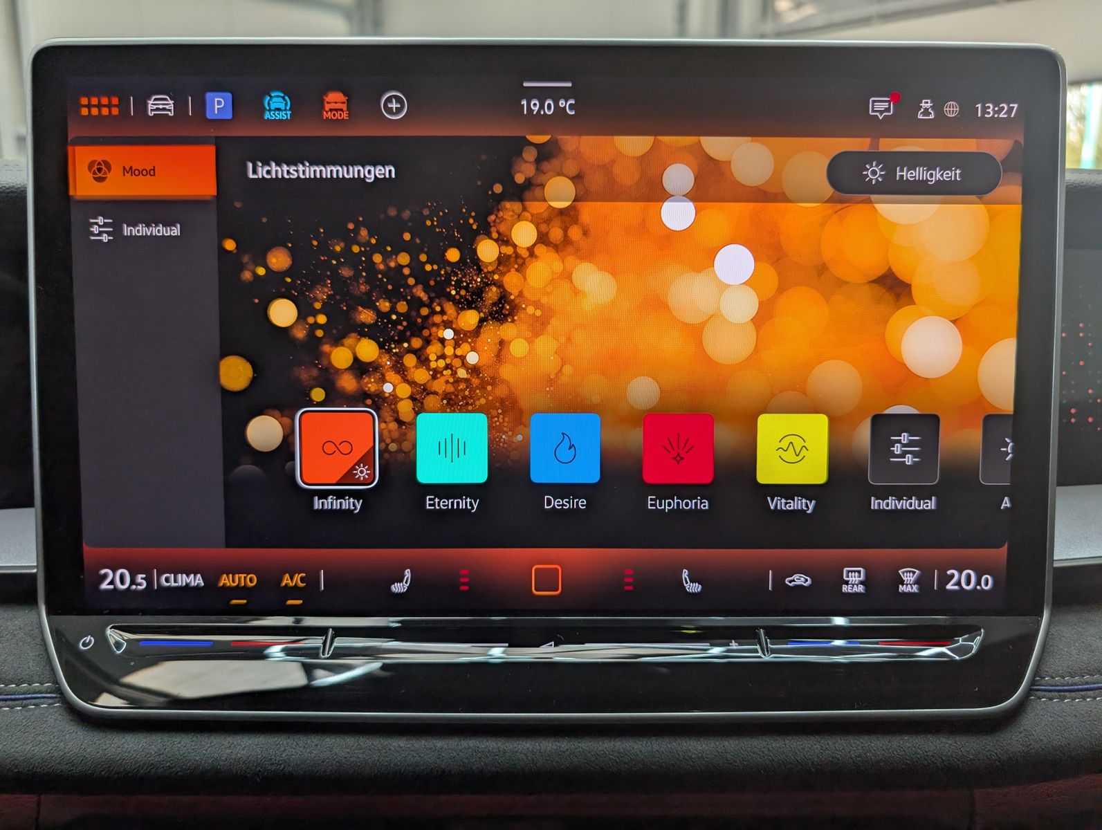 Fahrzeugabbildung Volkswagen Tayron 2.0TDI 4M R-Line Launch Pano Black AHK 20