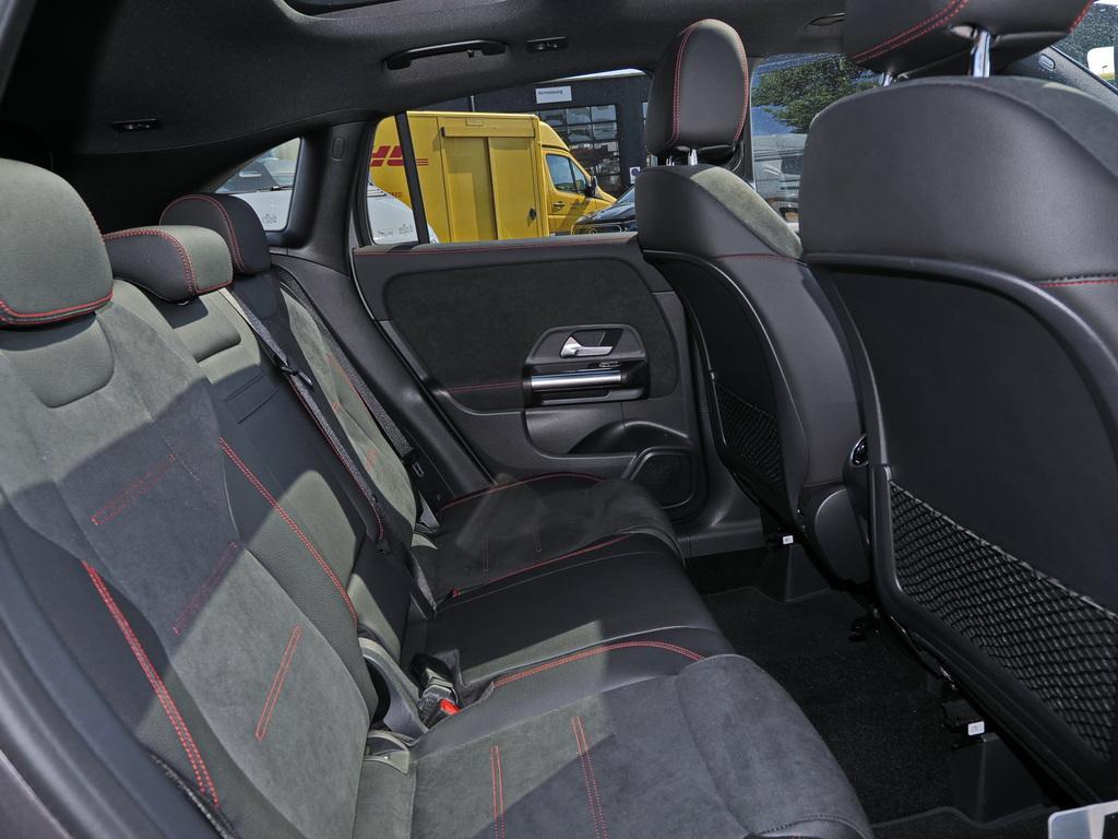 Mercedes-Benz GLA AMG NIGHT AHK PANO PARKPAKET NAVI SITZH, миниатюра 14