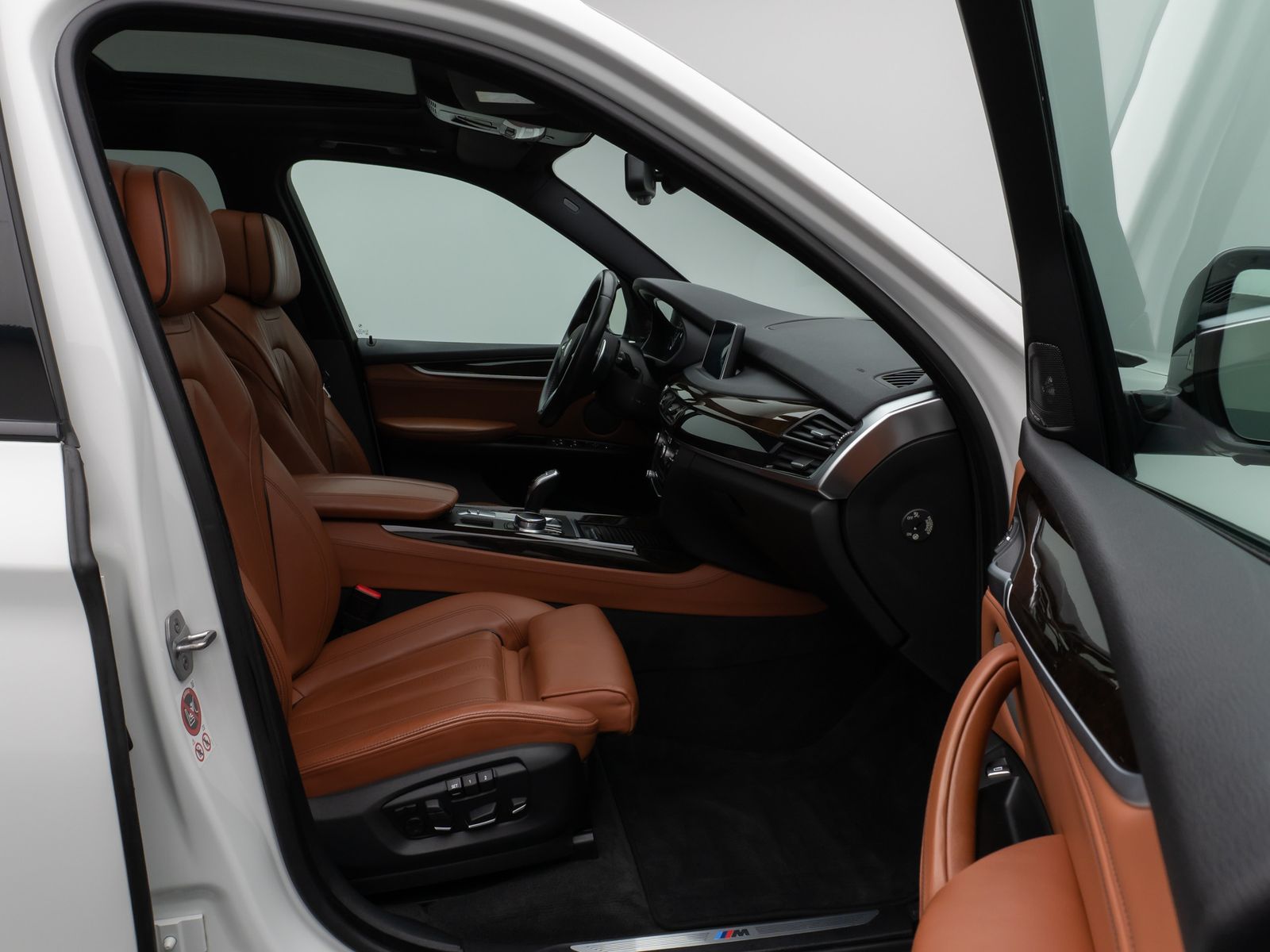 Fahrzeugabbildung BMW X5 xD40d M Sport HUD H/K SoftCL Komfort AHK Alar