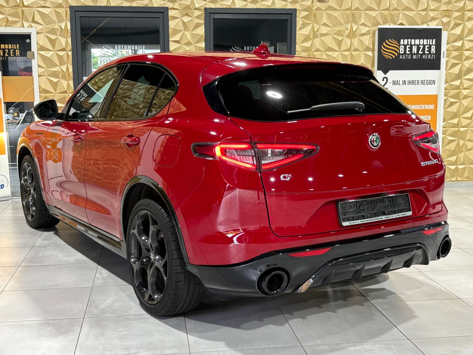 Fahrzeugabbildung Alfa Romeo Stelvio Competizione Q4/HARMAN/KARDON/KAMEERA