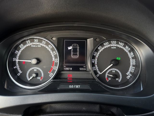 Skoda Rapid Spaceback Clever 1.4 TDI °Xenon°SHZ°Navi°