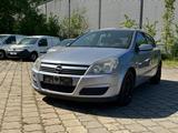 Opel Astra H Lim. Edition - Opel Astra aus 2005 mit Diesel-Antrieb