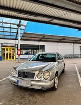 Mercedes-Benz Mercedes E240 - Mercedes-Benz E 240 in Düsseldorf