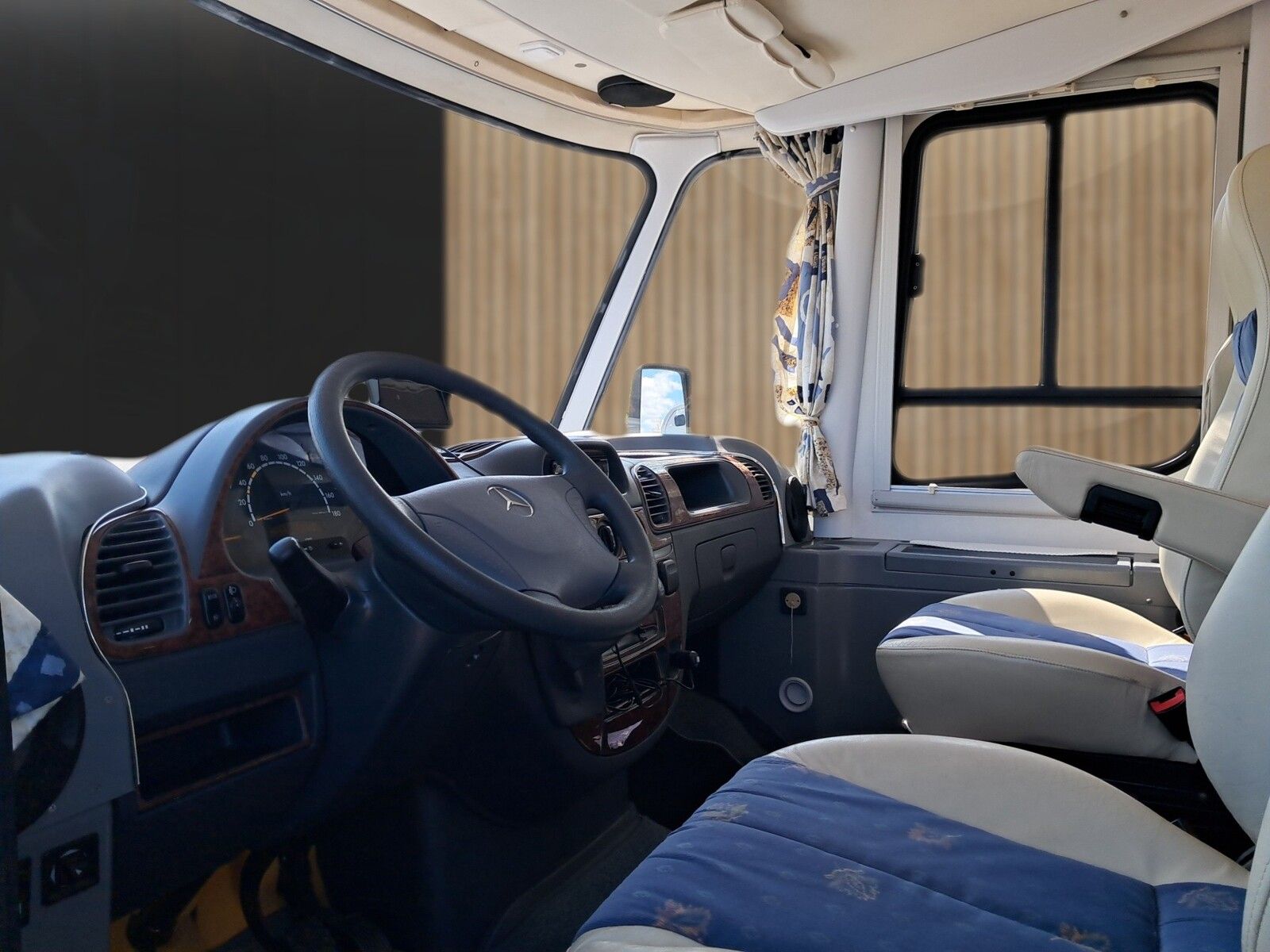 Fahrzeugabbildung LMC Liberty I 6900 SAT+TV, Markise, Fahrradträger