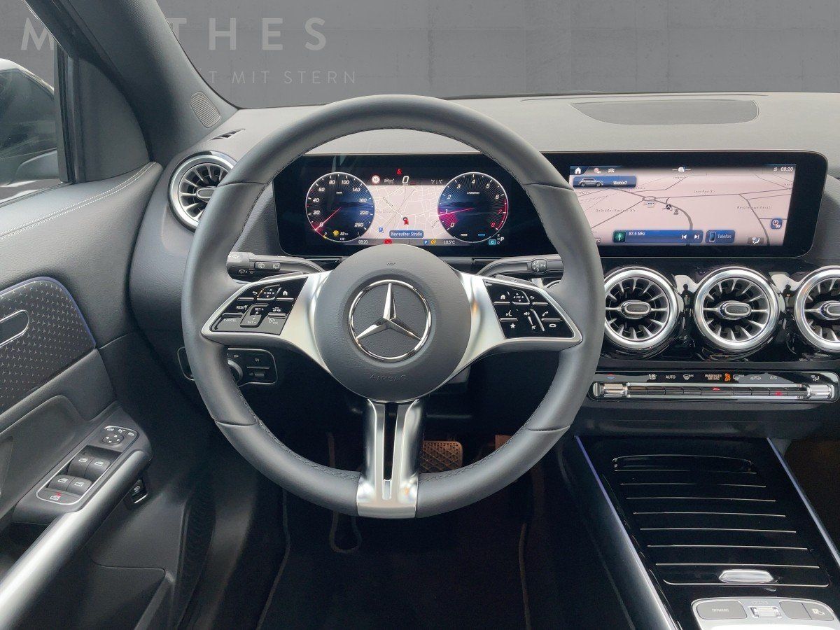 Fahrzeugabbildung Mercedes-Benz GLA 180 Night/Pano/360°/LED/19''