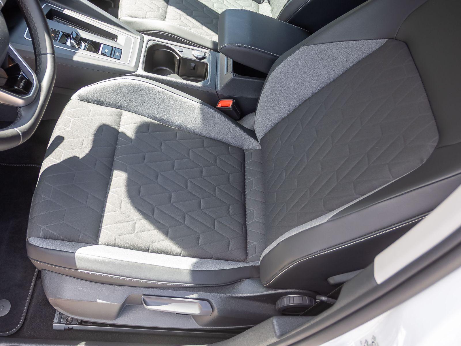 Volkswagen Golf VIII Goal 1.5 eTSI DSG Navi LED ACC EPH AHK, миниатюра 11