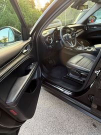Alfa-Romeo Stelvio - 10