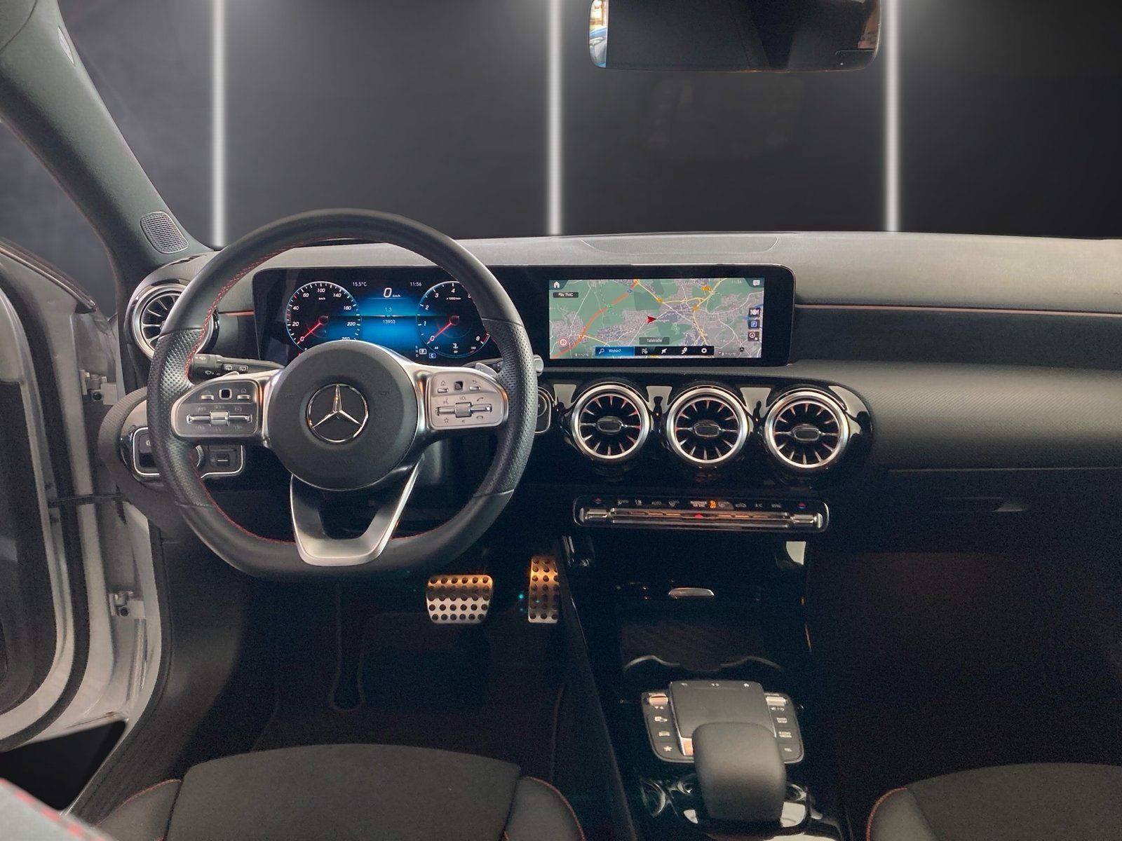 Fahrzeugabbildung Mercedes-Benz A 200 AMG*Panaroma*LED*Totwinkel*Night*Kamera*