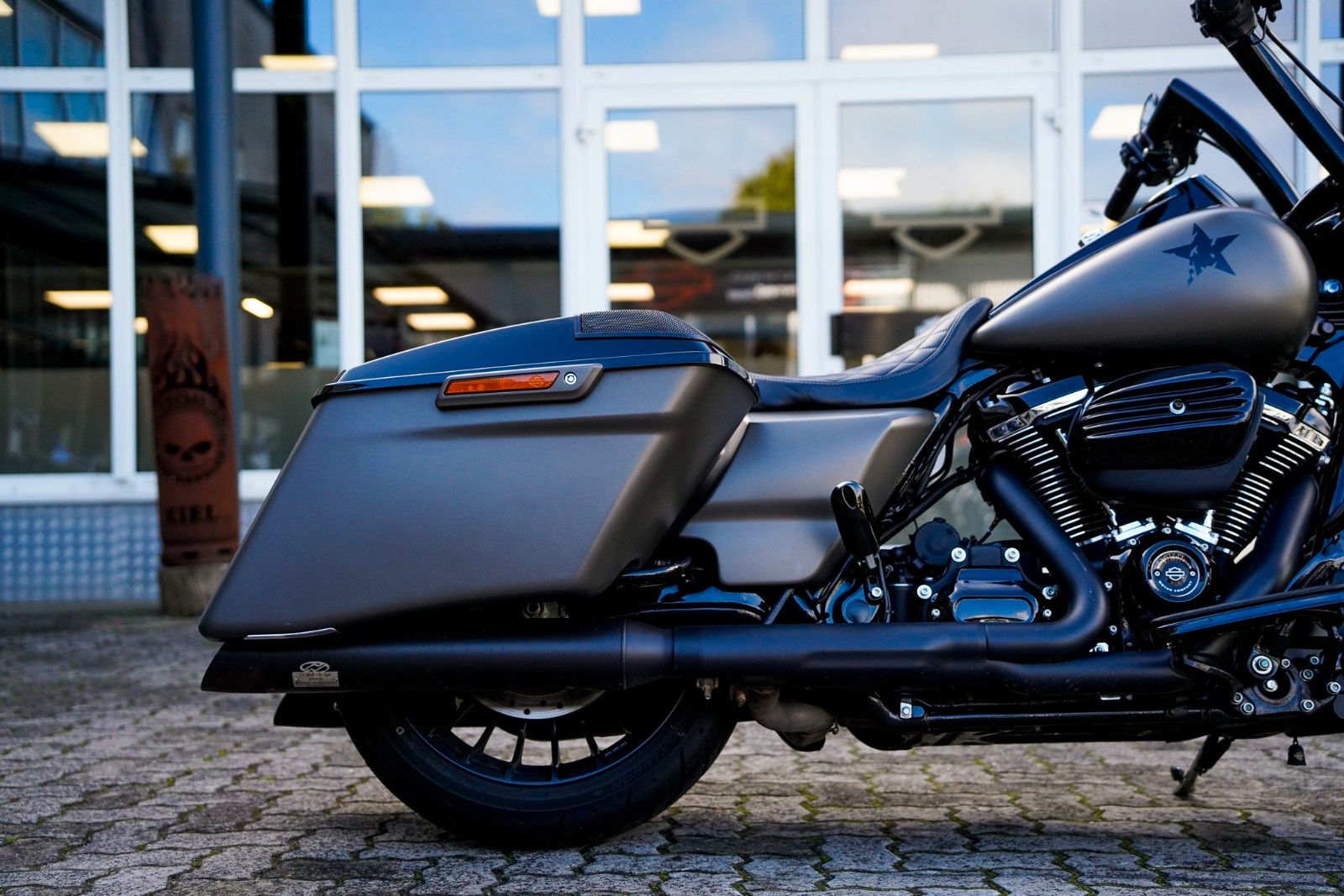 Fahrzeugabbildung Harley-Davidson FLHRXS ROAD KING SPECIAL 107 CUI - JEKILL&HYDE -