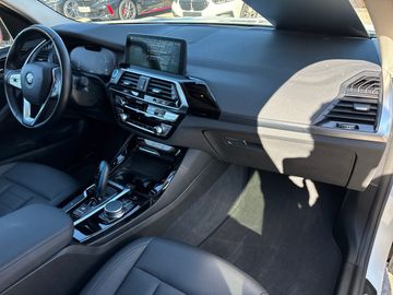 BMW iX3 DAB LED WLAN RFK Parkassistent el. Sitze