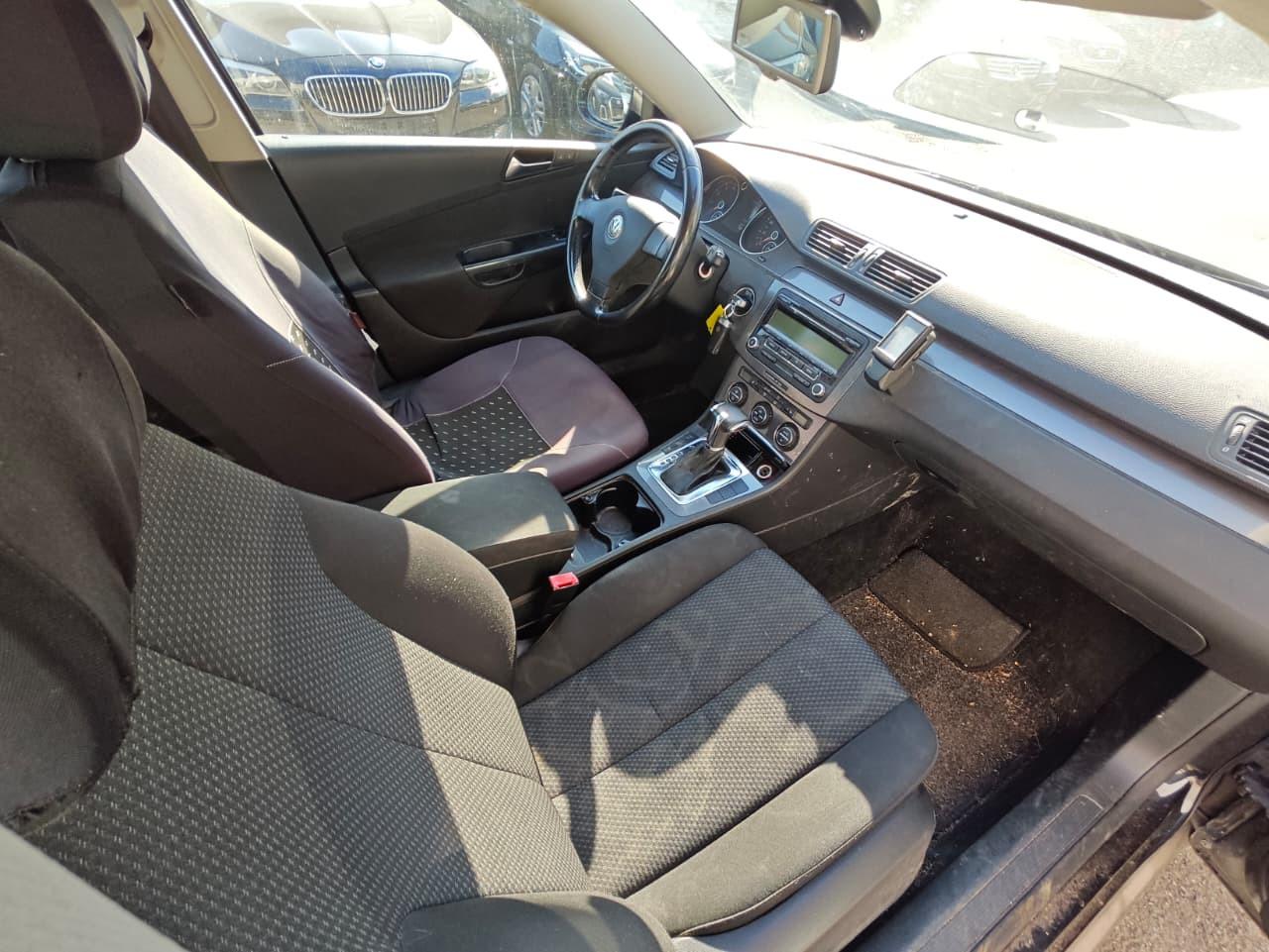 Volkswagen Passat 2009 — photo 15
