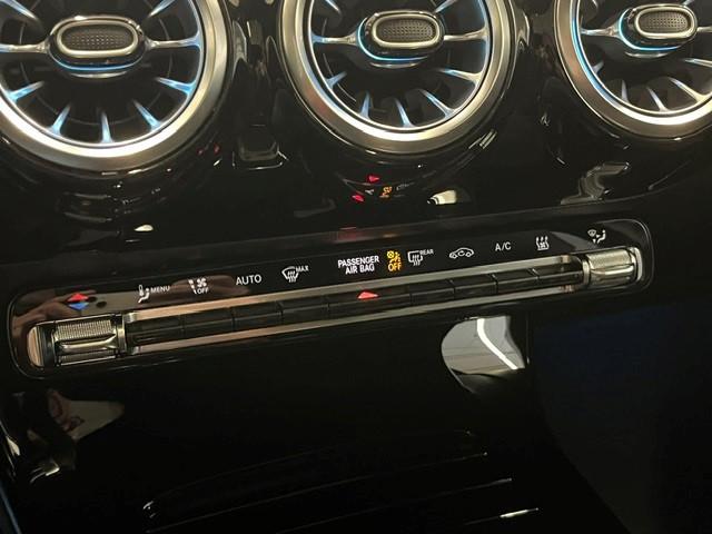 Mercedes-Benz A 250e AMG-Line Panorama Distronic Keyless Go