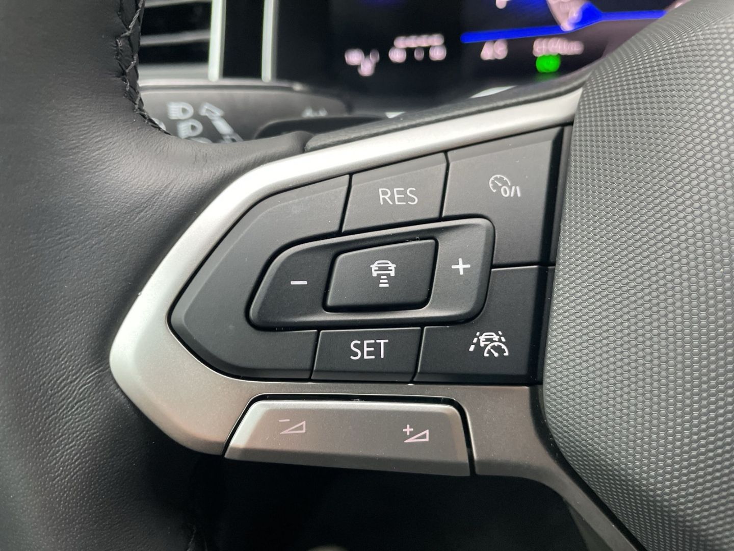 Taigo 1.0 TSI DSG R-Line Black Style Kamera/Pano