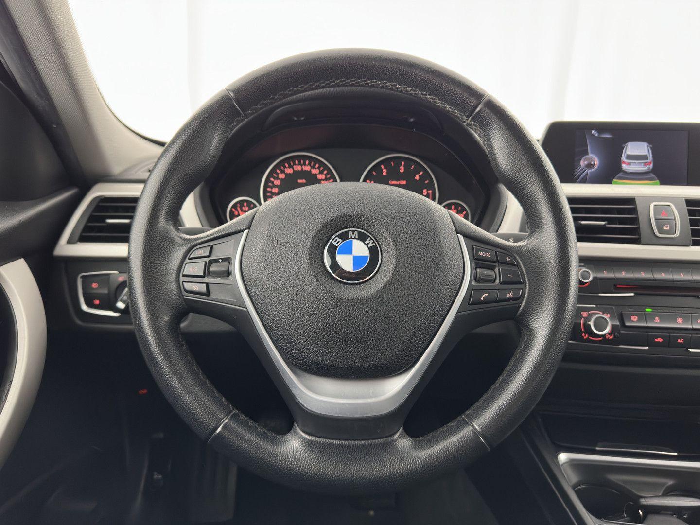 BMW 316 2015 — photo 16