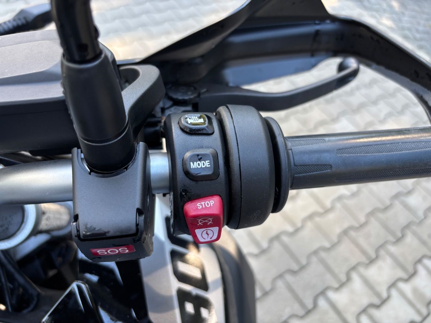 Fahrzeugabbildung BMW F 800 GS Style Triple Black Tieferlegung Topcase
