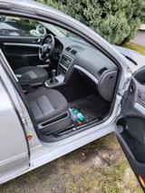 Skoda Octavia 2011 1.6 MPI / WerkLPG - Skoda Octavia mit Benzin-Antrieb: Limousine, 1.6