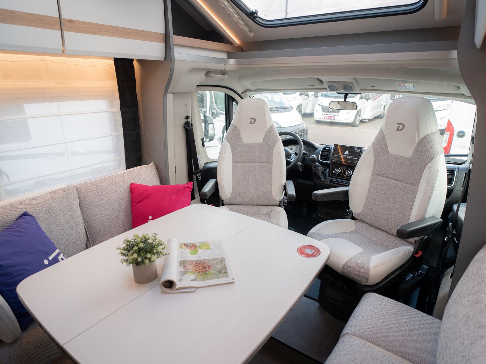 Fahrzeugabbildung Dethleffs Just Camp Active T 7052 DBL *AKTION*Hubbett*Navi