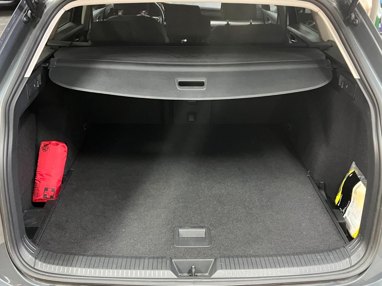 Volkswagen Golf VIII Variant Life, миниатюра 10